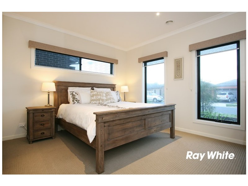 13 Maplewood Court, Cranbourne North VIC 3977