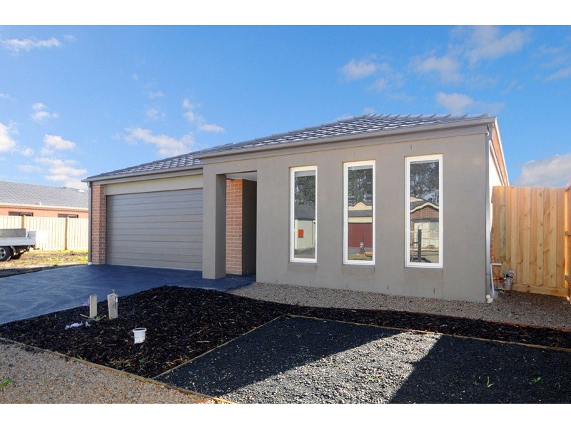 9 Cranbrook Circuit, Officer VIC 3809