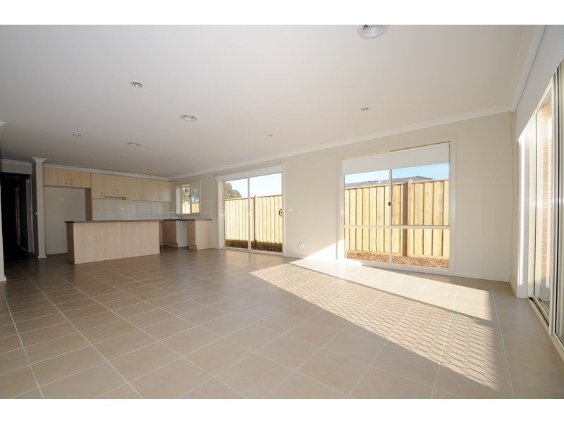 9 Cranbrook Circuit, Officer VIC 3809