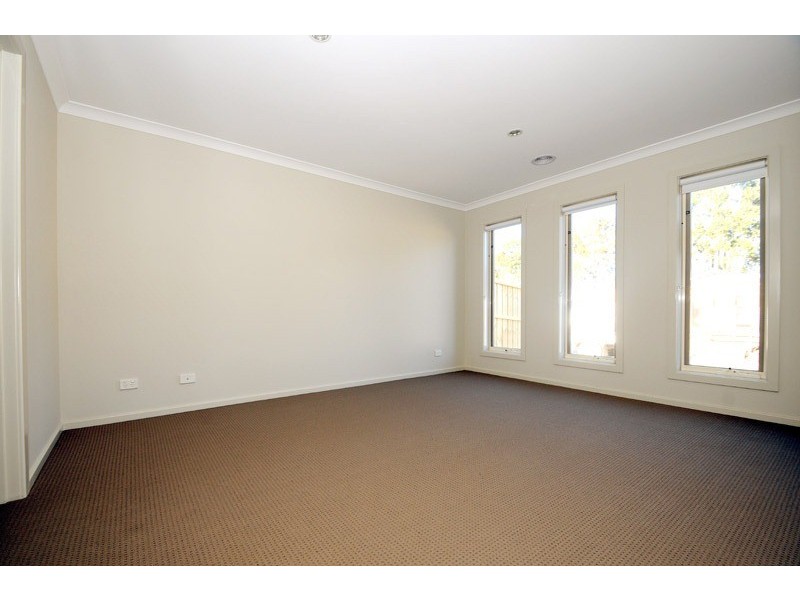 9 Cranbrook Circuit, Officer VIC 3809