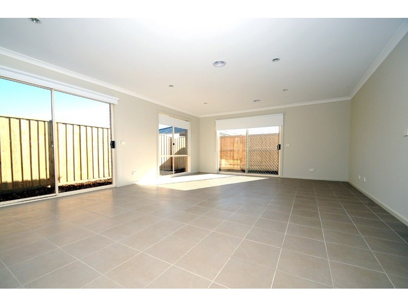 9 Cranbrook Circuit, Officer VIC 3809