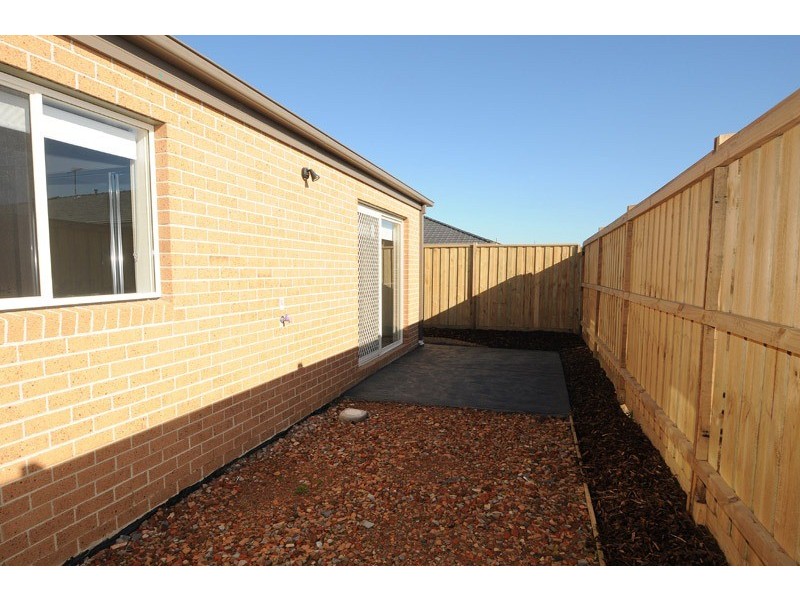 9 Cranbrook Circuit, Officer VIC 3809