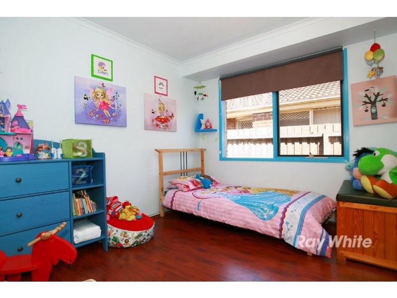 8 Bates Street, Cranbourne West VIC 3977