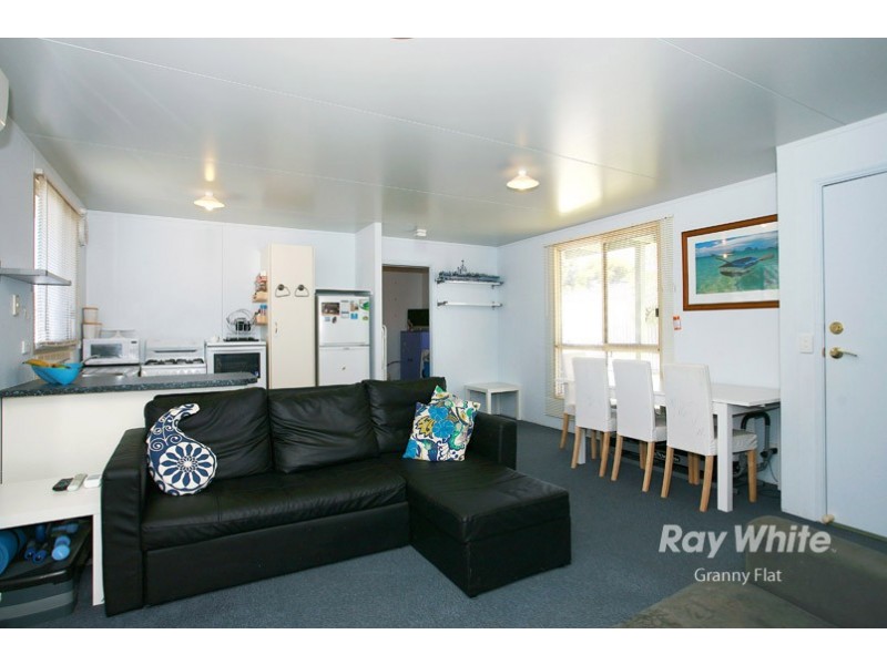 8 Bates Street, Cranbourne West VIC 3977