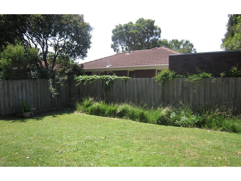 2/2a Tucker Street, Cranbourne VIC 3977