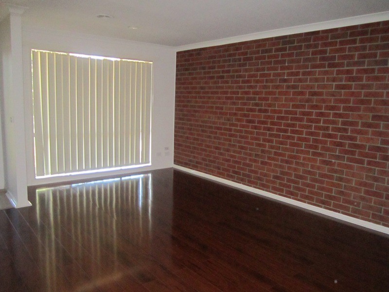 2B Dunlavin Way, Cranbourne East VIC 3977