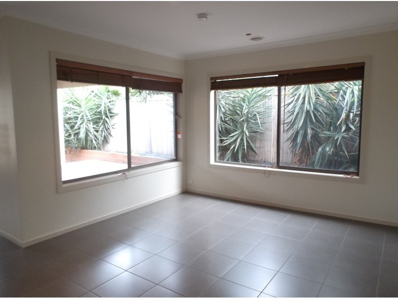 10 Tea Tree Court, Lyndhurst VIC 3975