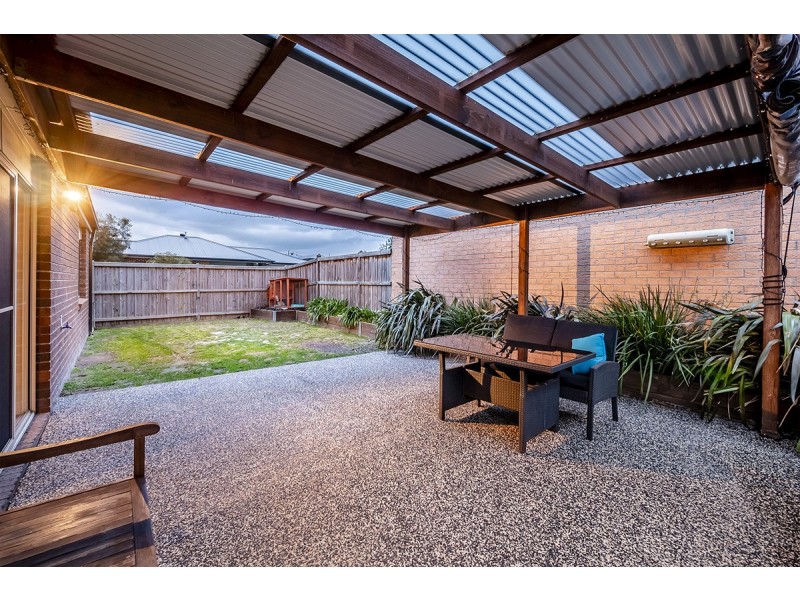 9 Albida Parade, Lyndhurst VIC 3975