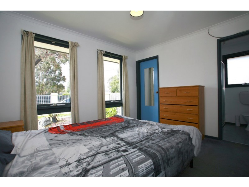 41 Fenfield Street, Cranbourne VIC 3977