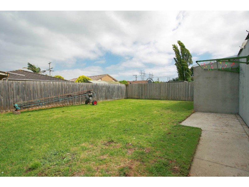 41 Fenfield Street, Cranbourne VIC 3977