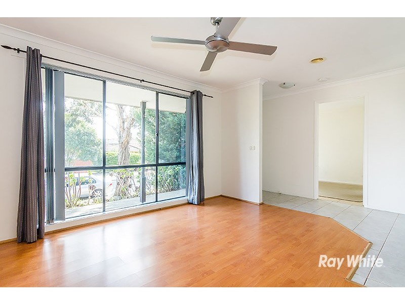 4 Raffindale Crescent, Cranbourne West VIC 3977