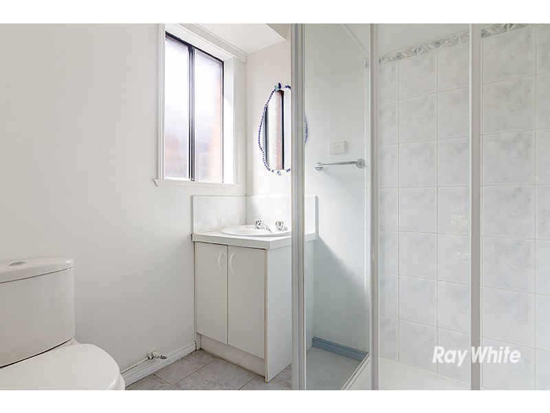 4 Raffindale Crescent, Cranbourne West VIC 3977