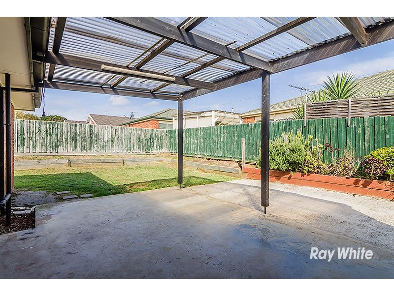 4 Raffindale Crescent, Cranbourne West VIC 3977
