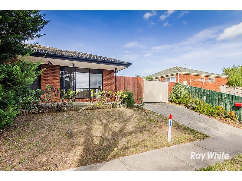 4 Raffindale Crescent, Cranbourne West VIC 3977