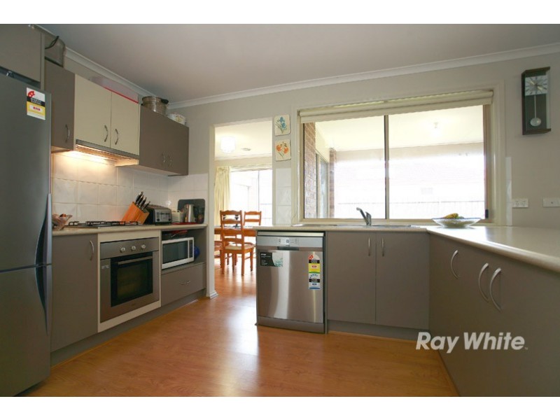 5 Aztec Place, Cranbourne VIC 3977