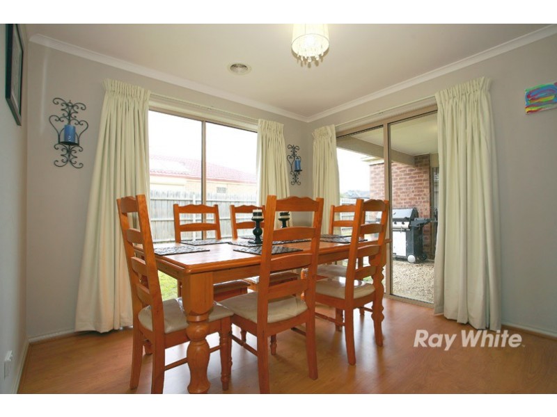 5 Aztec Place, Cranbourne VIC 3977