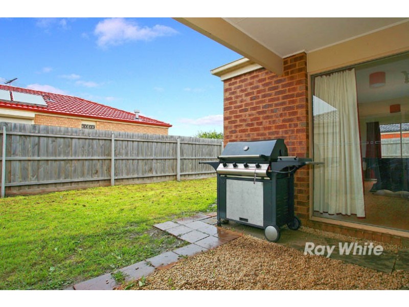 5 Aztec Place, Cranbourne VIC 3977