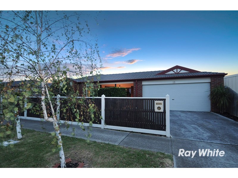15 Stephellen Way, Cranbourne West VIC 3977