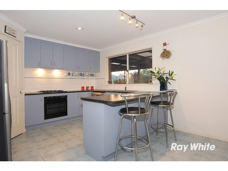 15 Stephellen Way, Cranbourne West VIC 3977