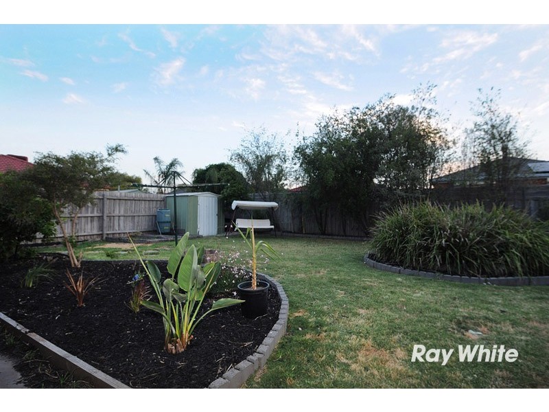 15 Stephellen Way, Cranbourne West VIC 3977
