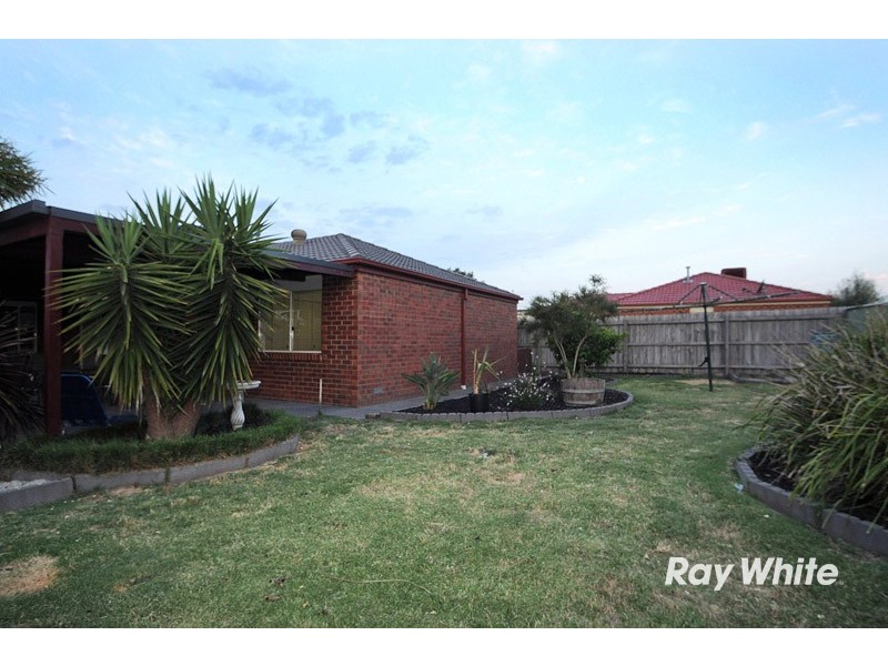 15 Stephellen Way, Cranbourne West VIC 3977