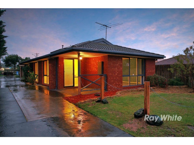 1/3 Lachlan Close, Cranbourne North VIC 3977