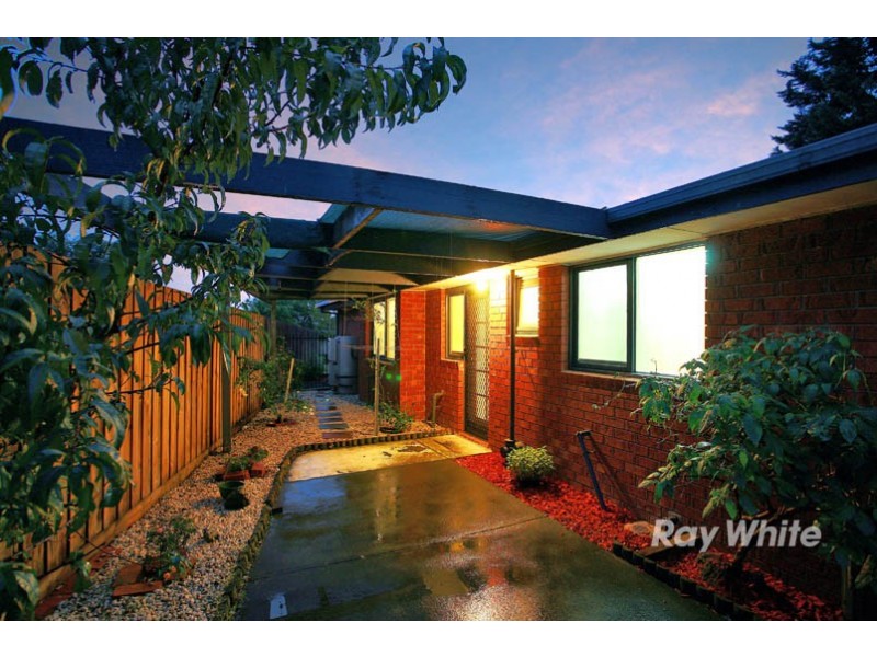 1/3 Lachlan Close, Cranbourne North VIC 3977
