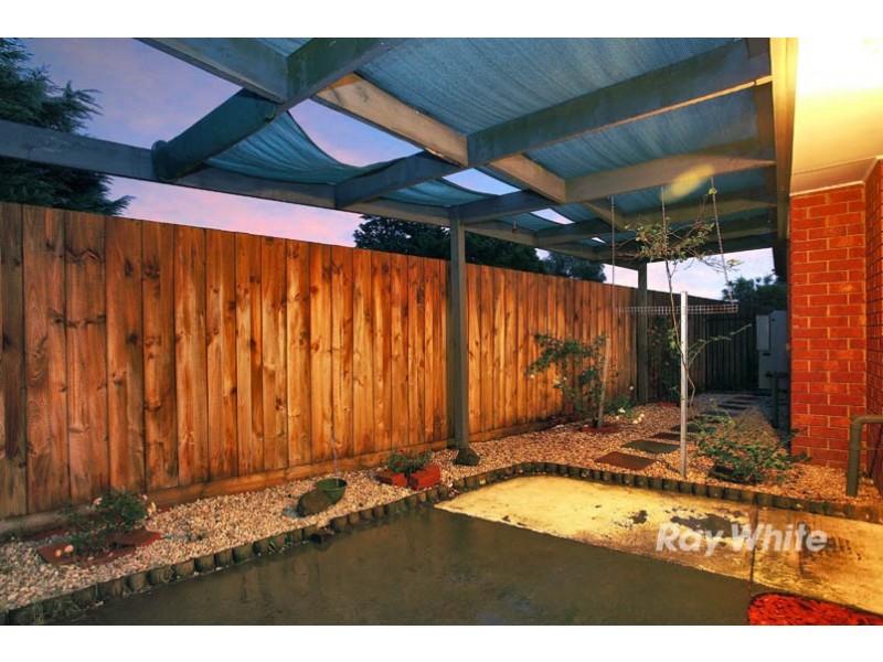 1/3 Lachlan Close, Cranbourne North VIC 3977