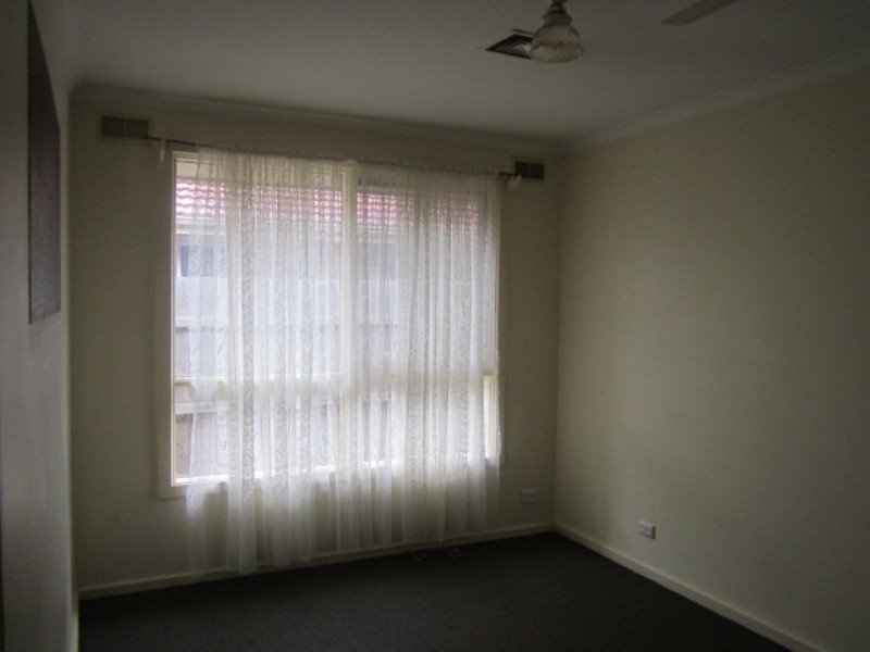 4 Latrobe Street, Cranbourne VIC 3977