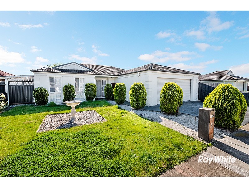 6 Ovata Place, Cranbourne West VIC 3977