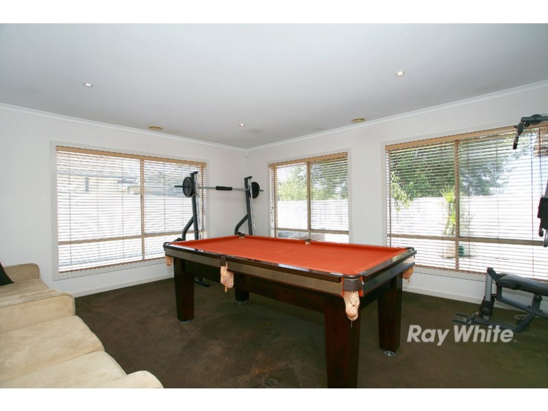 18 Boronia Avenue, Cranbourne VIC 3977