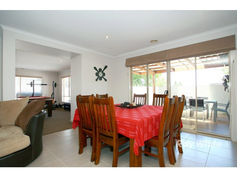 18 Boronia Avenue, Cranbourne VIC 3977