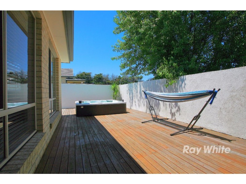 18 Boronia Avenue, Cranbourne VIC 3977