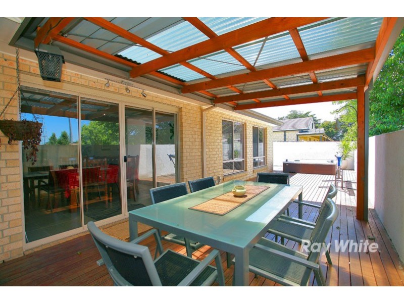 18 Boronia Avenue, Cranbourne VIC 3977