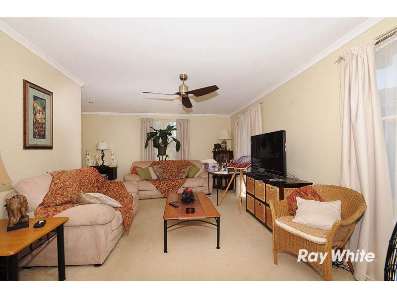 36 Valepark Crescent, Cranbourne VIC 3977
