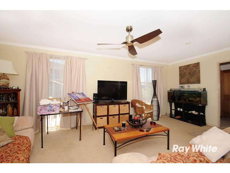 36 Valepark Crescent, Cranbourne VIC 3977