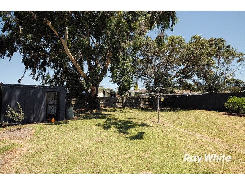 36 Valepark Crescent, Cranbourne VIC 3977