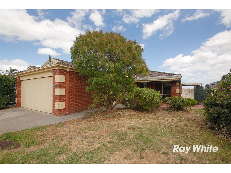 23 Scarborough Avenue, Cranbourne West VIC 3977