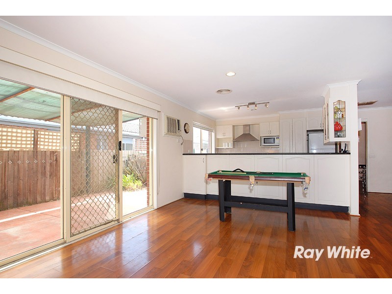 23 Scarborough Avenue, Cranbourne West VIC 3977