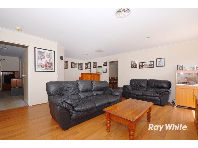 23 Scarborough Avenue, Cranbourne West VIC 3977