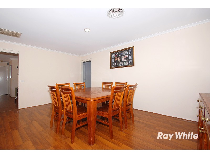 23 Scarborough Avenue, Cranbourne West VIC 3977