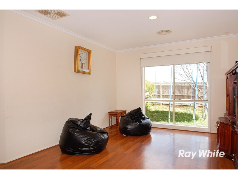 23 Scarborough Avenue, Cranbourne West VIC 3977