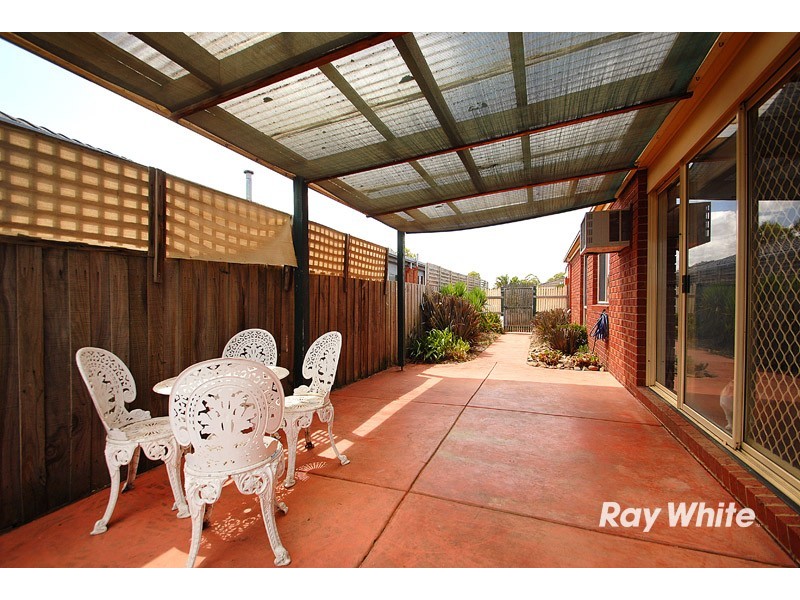 23 Scarborough Avenue, Cranbourne West VIC 3977