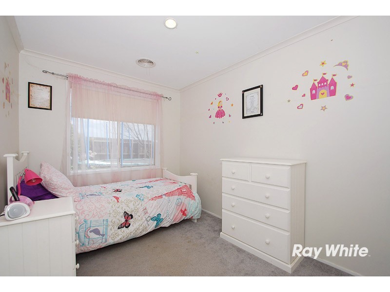 23 Scarborough Avenue, Cranbourne West VIC 3977