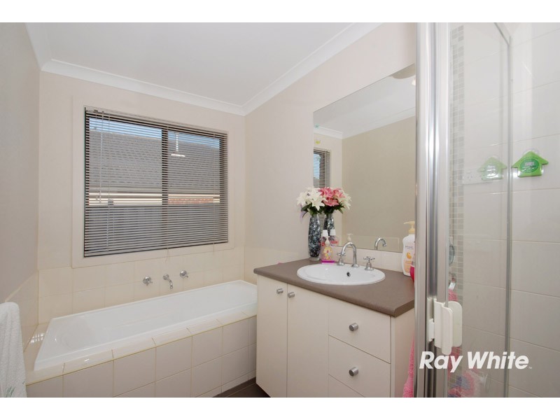 25 Tetrabine Way, Lyndhurst VIC 3975