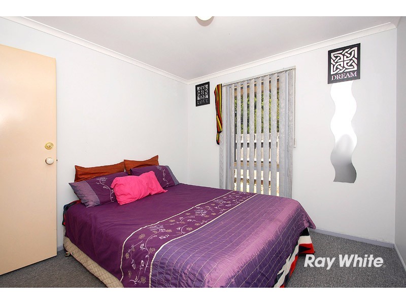 17 Caroline Cresent, Cranbourne West VIC 3977