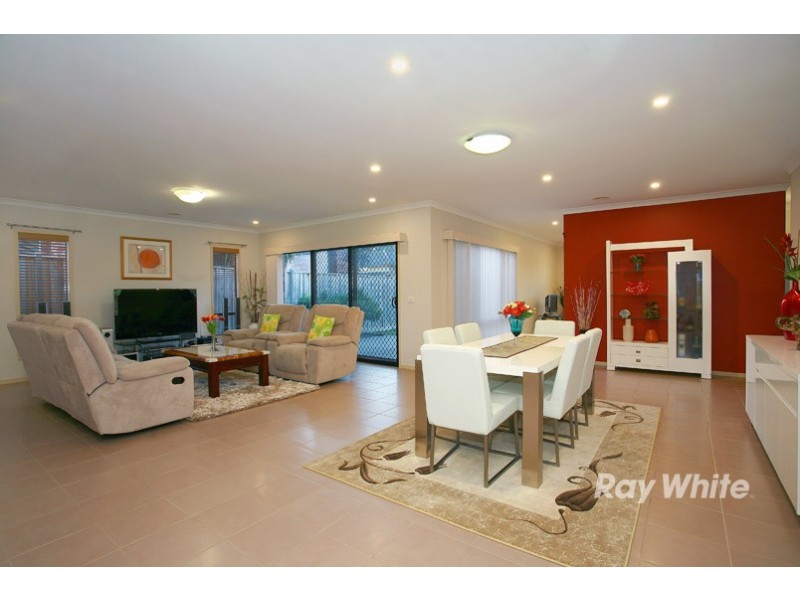 44 Biscay Grove, Lyndhurst VIC 3975