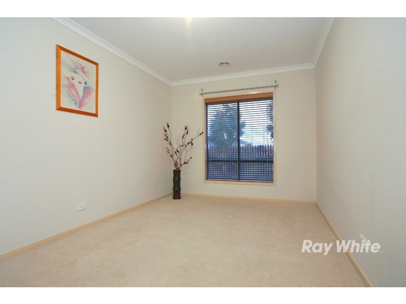 44 Biscay Grove, Lyndhurst VIC 3975