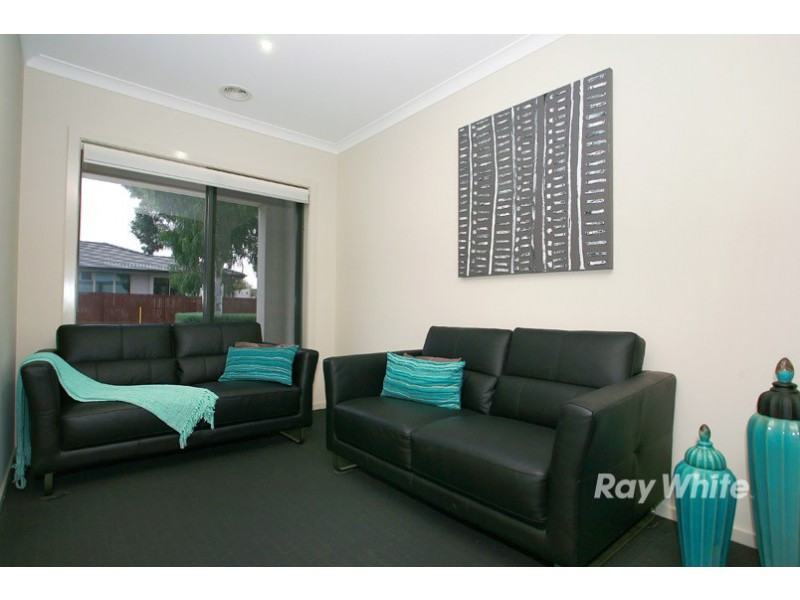 24 Quarterdeck Road, Sandhurst VIC 3977