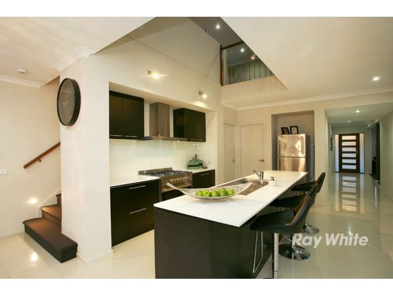 24 Quarterdeck Road, Sandhurst VIC 3977